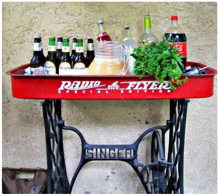 Illustration for article titled DIY Repurposed Old Wagons That Will Give A Distinct Accent